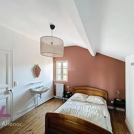 Villa Spacieuse A Vieux-boucau, 5 Chambres, Parking, Animaux Acceptes - Fr-1-857-48